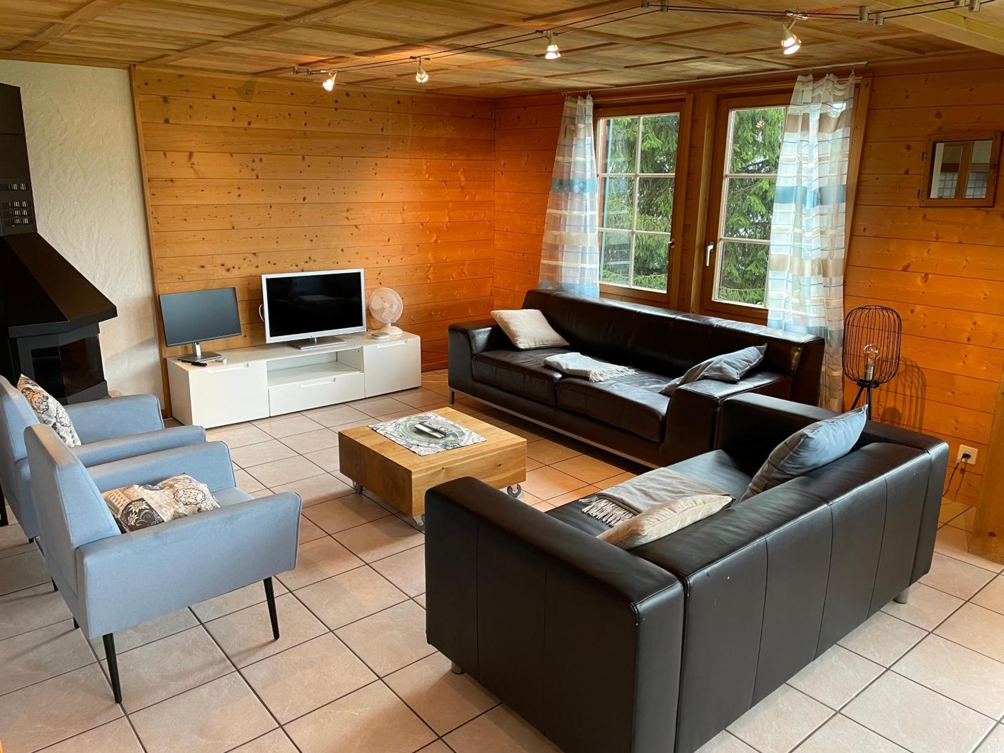 Edelweiss 4 Zi Ferienwohnung In Landhaus Frutigen Zewnętrze zdjęcie